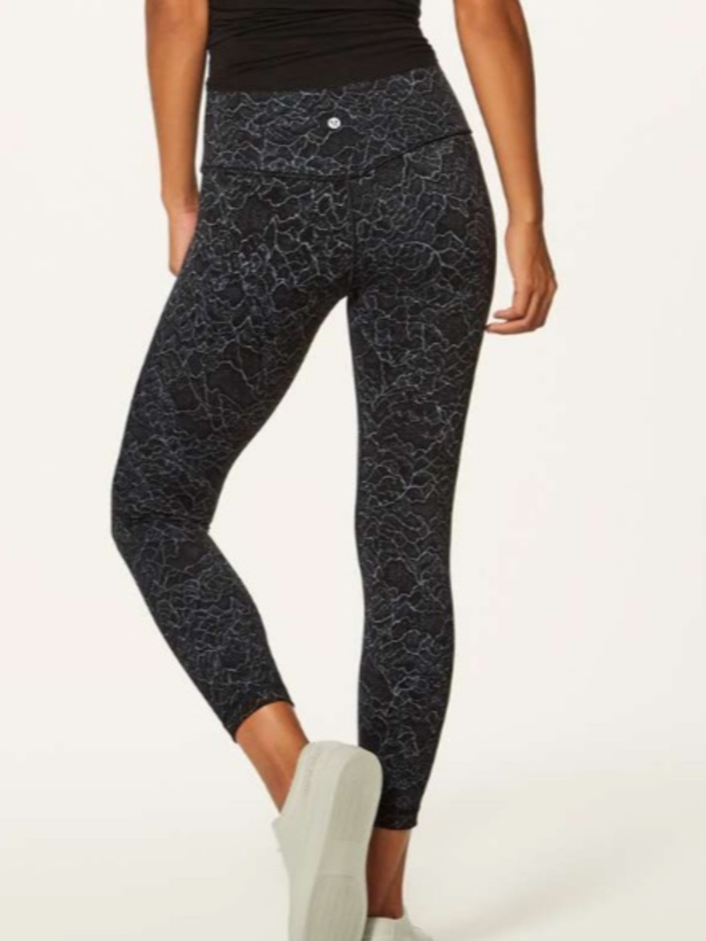 Lululemon Sz 2 Aligns 25"